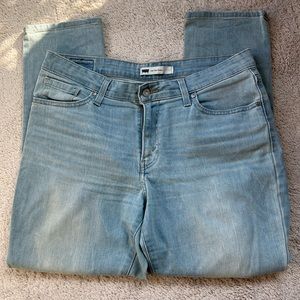 Like new Women’s Levi’s Mid Rise Jeans